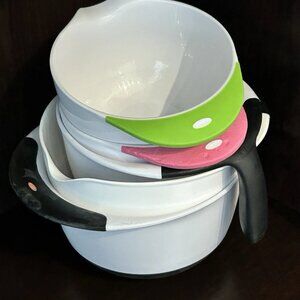 Lot of 5 Mixing Bowls – Assorted Sizes